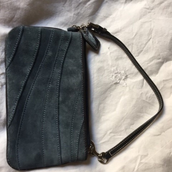 NWOT Coach Blue Suede Wristlet - Picture 2 of 9